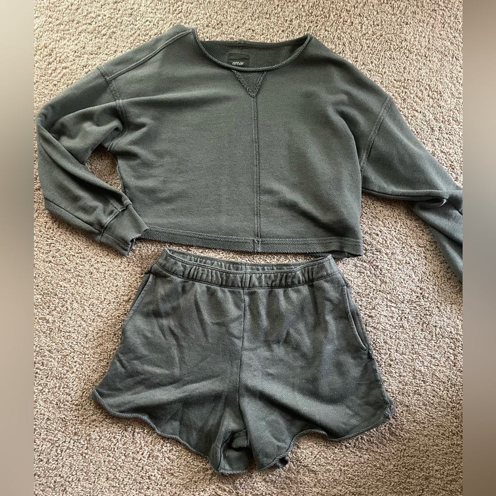 Aerie Lounge Set
